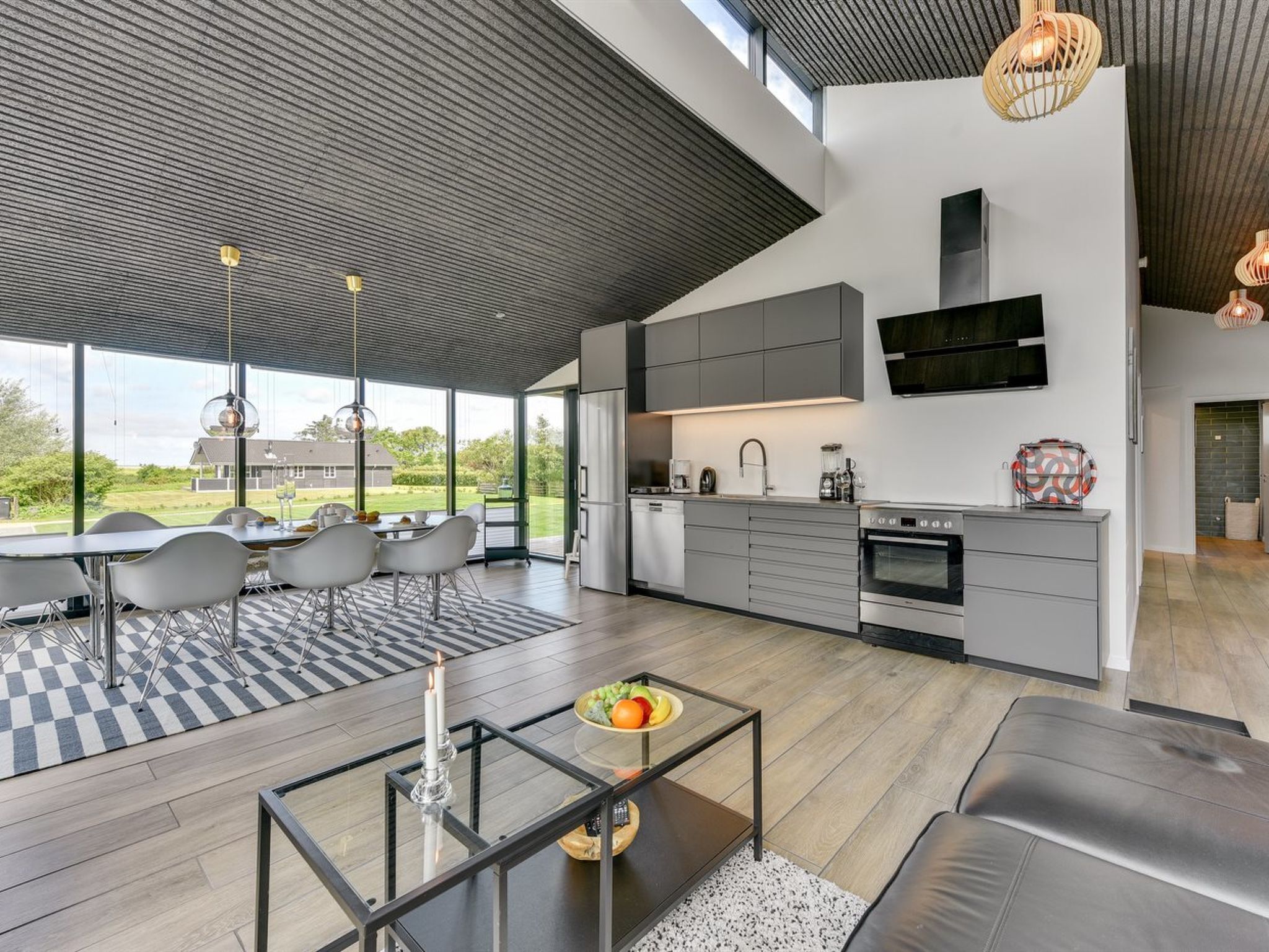 ثلاجة، ميكروويف، فرن، غسالة أطباق