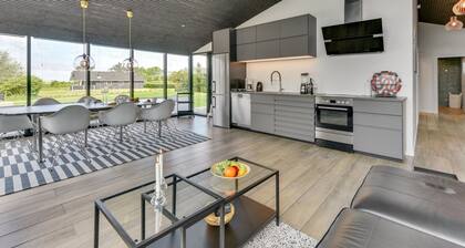 "Emilie" - 250m to the fjord by Interhome