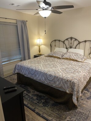 2 bedrooms, iron/ironing board, bed sheets - Pickwick cabin near stateline boat ramp.  2 bed 2 full bath.   Boat storage  (Counce)