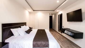 Habitación Grand | 10 habitaciones, escritorio y cortinas blackout