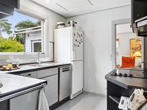 Fridge, microwave, dishwasher, cookware/dishes/utensils