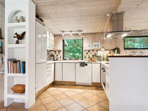 Fridge, dishwasher, cookware/dishes/utensils