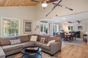 TV, peis og kontorer