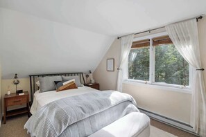 2 Schlafzimmer, Schreibtisch, Bügeleisen/Bügelbrett, WLAN