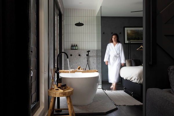 Flat-screen TV, fireplace