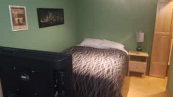 1 bedroom, iron/ironing board, WiFi, bed sheets