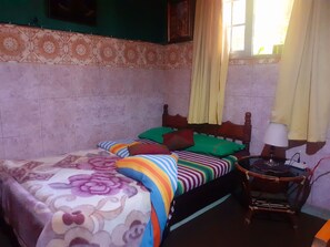 Basic Double Room | In-room safe, iron/ironing board, free WiFi - Cool Land Hot Hut (Nuwara Eliya)