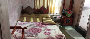 Standard-Doppelzimmer | Zimmersafe, Bügeleisen/Bügelbrett, kostenloses WLAN