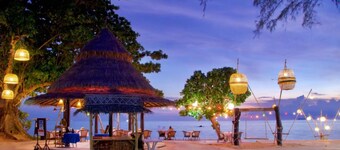 Hotel and Beach Bungalow at Lanta Resort