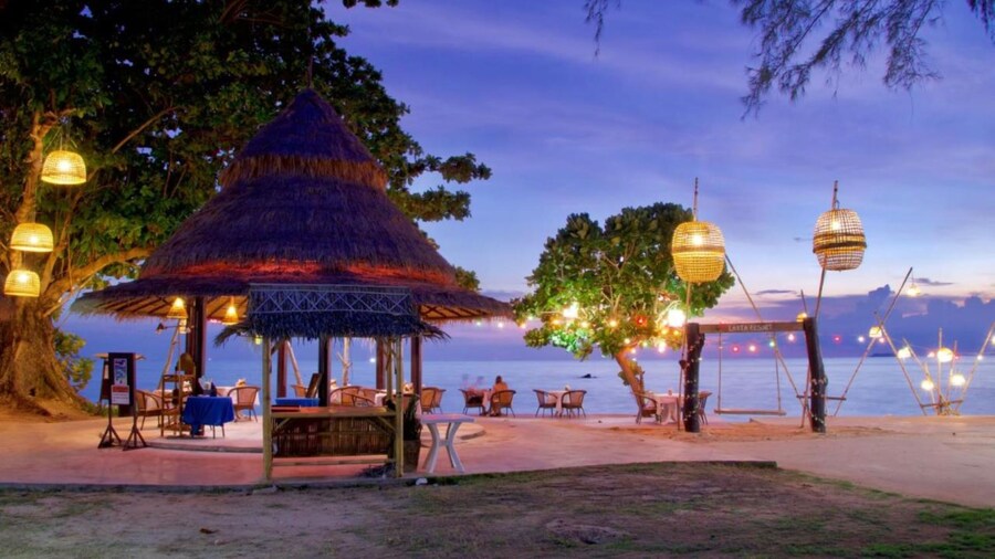 Hotel and Beach Bungalow at Lanta Resort