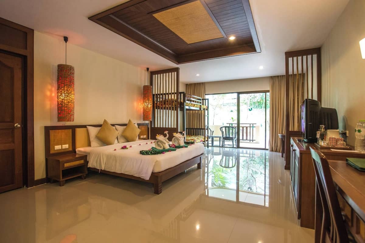 Deluxe Family Double Room | 1 chambre, décoration personnalisée, ameublement personnalisé, bureau