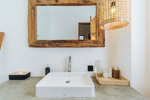 Free toiletries, hair dryer, bidet, towels