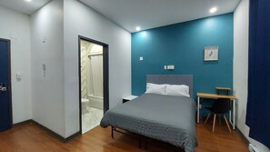 Habitación familiar | 1 dormitorio, escritorio, wifi gratis y ropa de cama