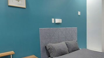 1 bedroom, desk, free WiFi, bed sheets