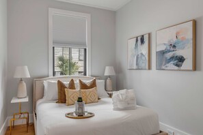 3 bedrooms, iron/ironing board, WiFi