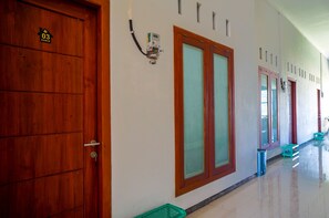 Lobby - OYO Life 93186 HKP Homestay Syariah (Blitar)