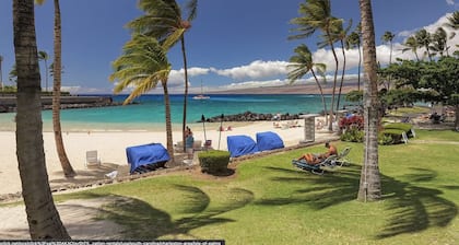 Peaceful Big Island Hawaii Retreat with Private Beach Club Access