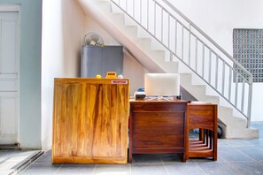 Reception - OYO 93188 Soren Hotel And Coffee (Sawit)