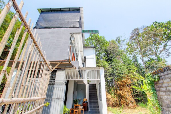 Front of property - OYO 93188 Soren Hotel And Coffee (Sawit)