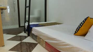 Kamar Twin Basic | Kedap suara, Wi-Fi gratis, dan seprai linen