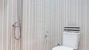 Chambre Double Deluxe | Salle de bain | Douche, savon