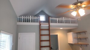 Interior - Cute Studio just 2 blocks from New Smyrna Beach & Flagler Ave. (New Smyrna Beach)