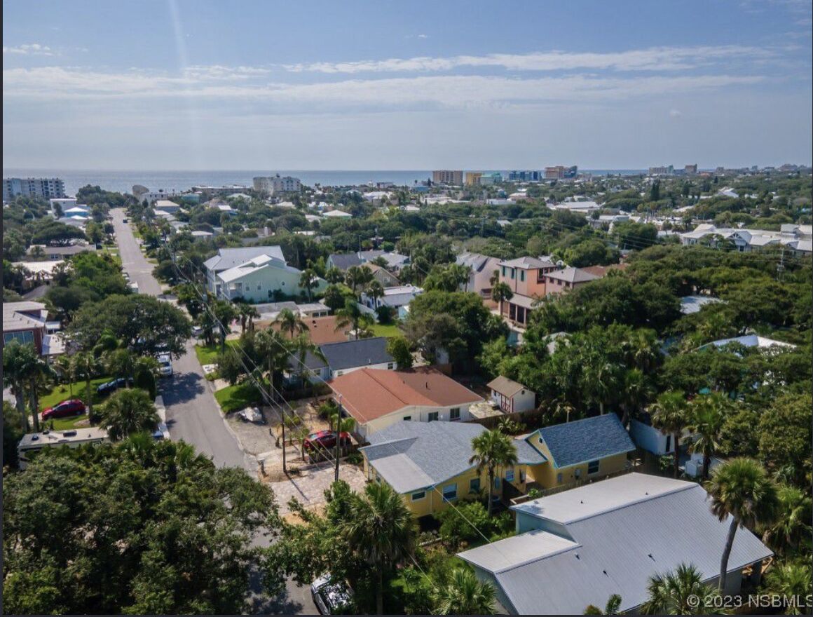Cute Studio just 2 blocks from New Smyrna Beach & Flagler Ave.
