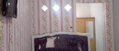 Standard Double Room | Desk, free WiFi, bed sheets