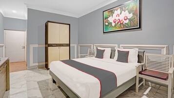 Basic Suite | Desk, free WiFi, bed sheets