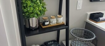 Cozy Suite: Private and peaceful 2 bedroom basement suite with keyless entry 