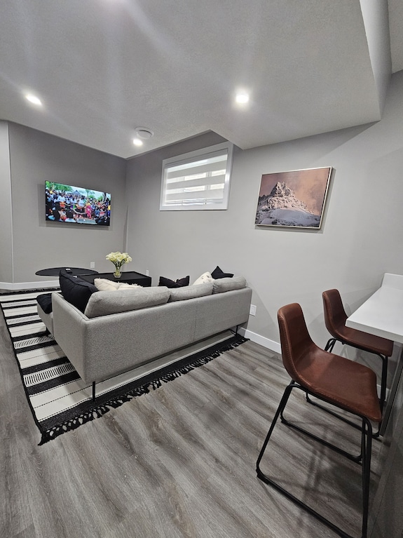 Cozy Suite: Private And Peaceful 2 Bedroom Basement Suite With Keyless Entry - St. Albert