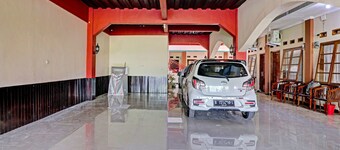 OYO Life 91480 Putridapisa Syariah