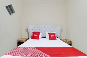 Deluxe Double Room | Free WiFi, bed sheets
