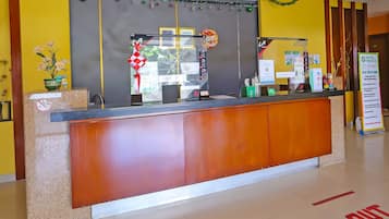 Quầy tiếp tân
