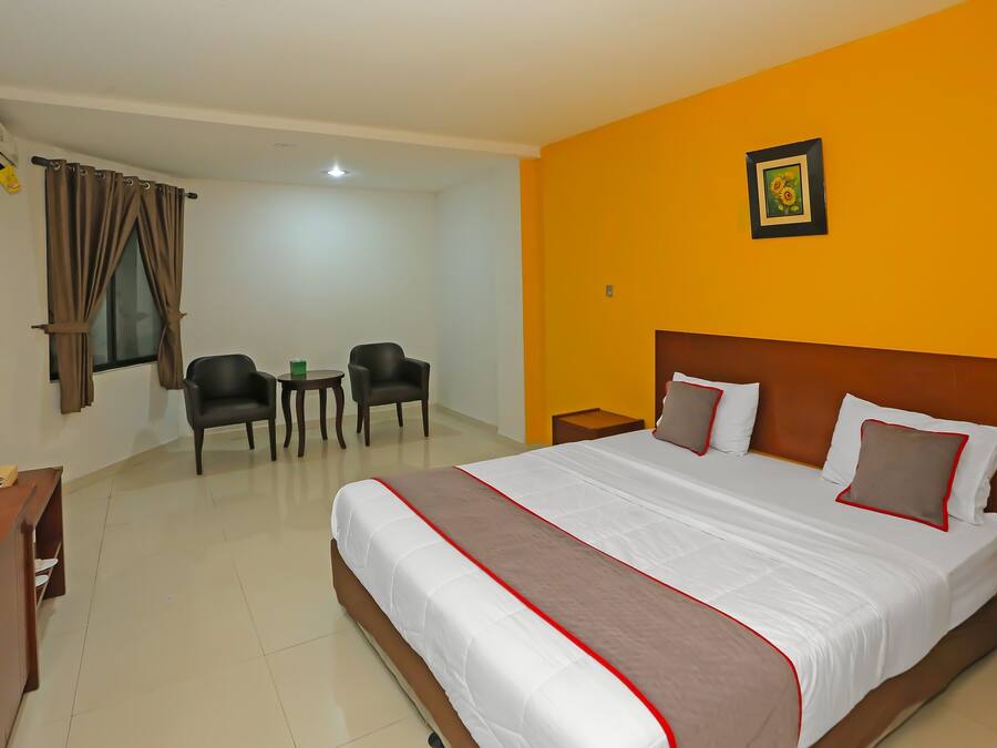 Basic Suite | Desk, laptop workspace, WiFi, bed sheets