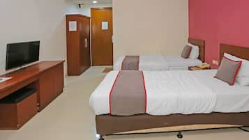 Deluxe Twin Room | 1 bedroom, desk, laptop workspace, WiFi
