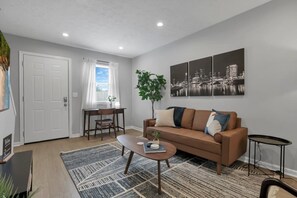 Een televisie en een kantoor