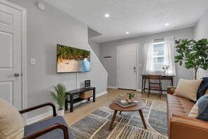 TV, offices - The Schumacher Townhouse - 2 BR (Columbus)