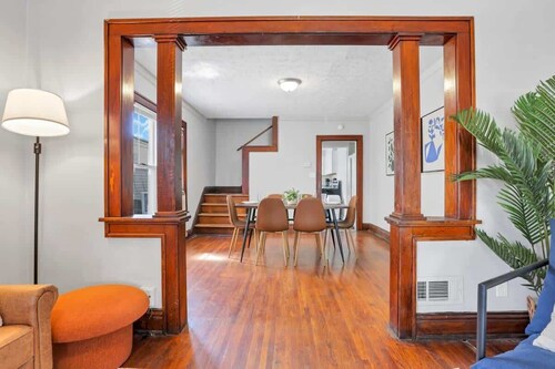 Bright Pet Friendly 3BR Home Near Children’s Hosp