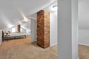 3 多间卧室、办公桌、熨斗/熨衣板、WiFi