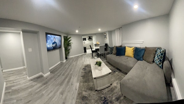 Smart TV - Romeo & Juliet castle #2 (East Orange)