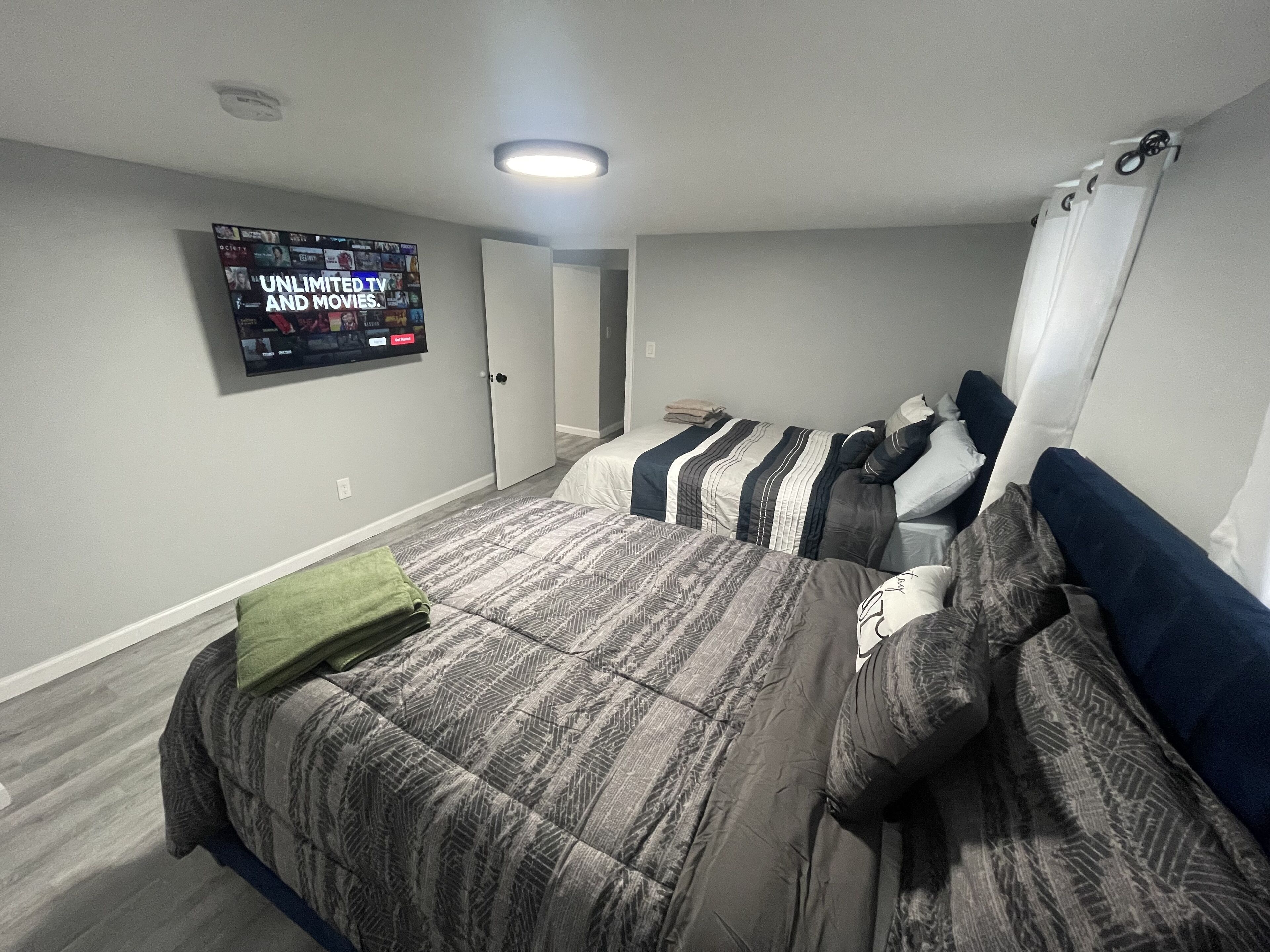 2 chambres, fer et planche à repasser, accès au Wi-Fi (inclus)