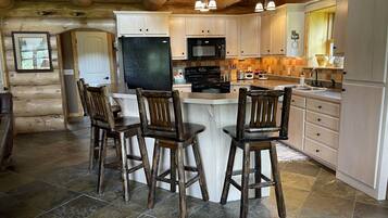 冰箱、微波炉、烤箱、炉灶