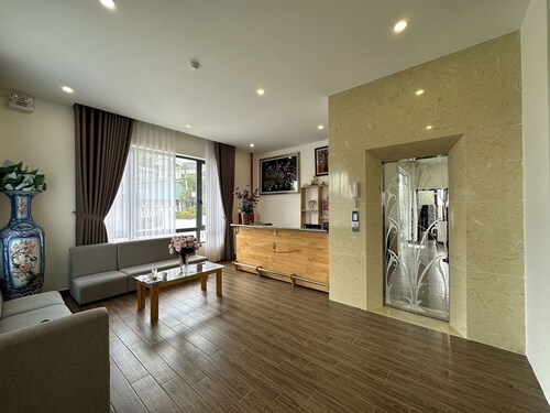 Capital O 1208 Phong Van Villa