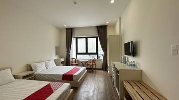 Escritorio, espacio para trabajar con laptop y wifi gratis