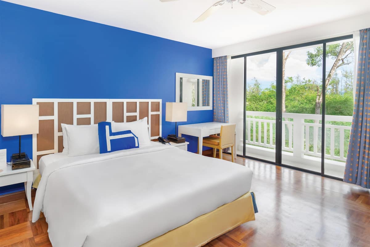 Premier Suite, 1 King Bed, Golf View | 2 bedrooms, in-room safe, individually decorated, individually furnished