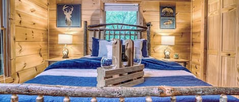 3 habitaciones, tabla de planchar con plancha, wifi y ropa de cama