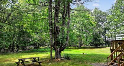 Catskills Cabin Retreat: Wood Fired Hot Tub, Firepit & 7 Private Acres