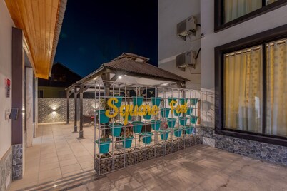 Hotel Sejour Luxury Srinagar