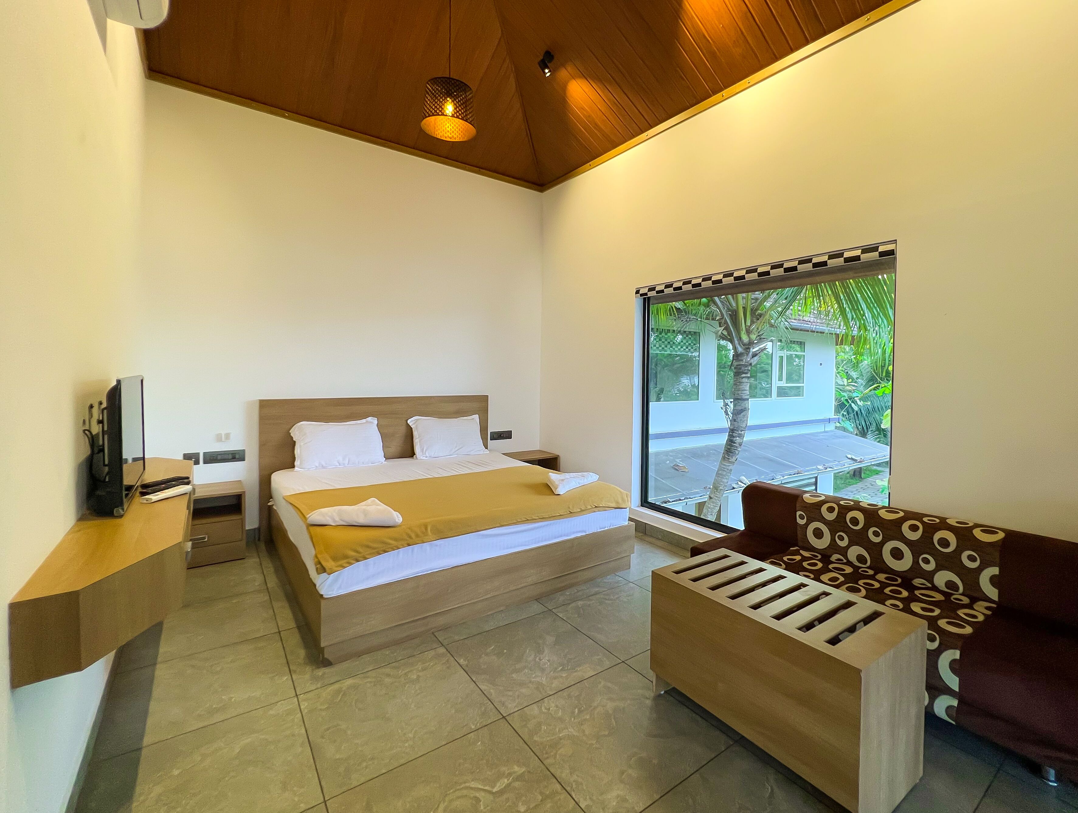 Camera Luxury | Una scrivania, insonorizzazione, Wi-Fi gratuito